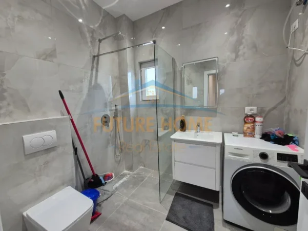 Tirane, jepet me qera apartament 1+1+Post Parkimi+Ballkon Kati 3, 75 m² 600 € (Ali Demi)