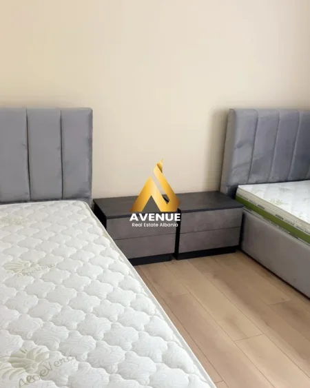 Tirane, jepet me qera apartament 1+1 Kati 4, 68 m² 700 € (Rruga Kavajes Perball Deliorgjit)