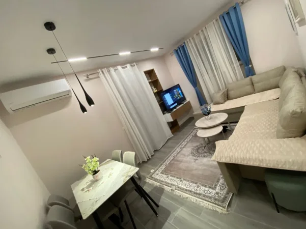 Shqiperi, jepet me qera apartament Kati 1, 65 m² 699 € 