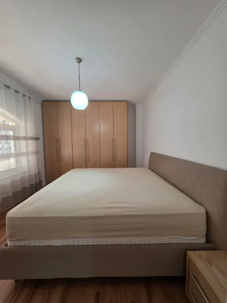 APARTAMENT 1+1 ME QERA , RRUGA SIRI KODRA