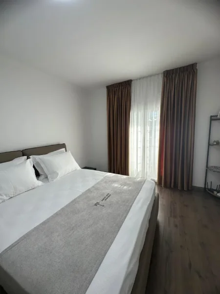 Tirane, jepet me qera apartament 1+1+Ballkon Kati 2, 55 m² 600 € (21 Dhjetori)