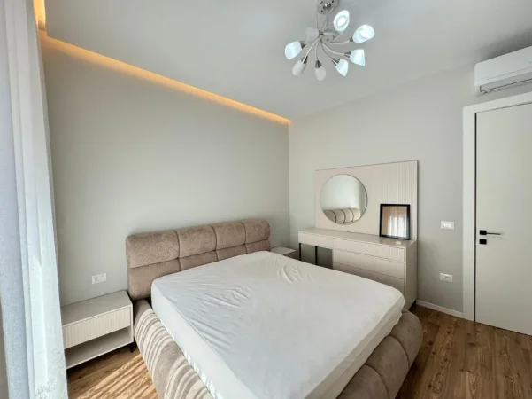 Tirane, jepet me qera apartament 1+1+Ballkon Kati 3, 82 m² 800 € (Kompleksi Delijorgji)