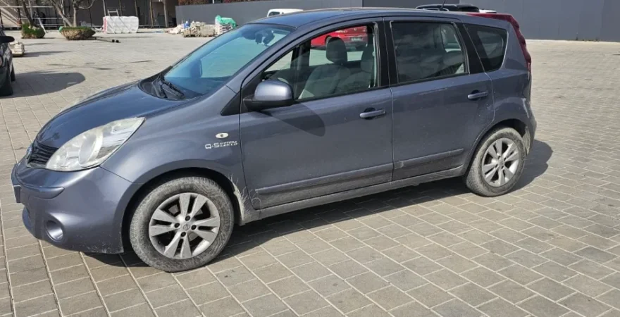 Tirane, shitet makine Nissan | Note Nafte, gri metalizato manuale Kondicioner 249 km 3.600 €
