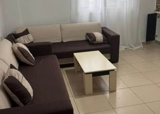 Tirane, jepet me qera apartament 1+1 Kati 3, 450 € (5 maji)