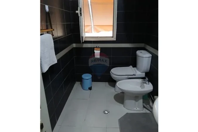 Tirane, jepet me qera apartament , 120 m² 700 € 