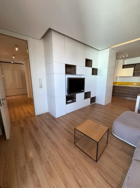 Tirane, jepet me qera apartament 2+1+Ballkon , 110 m² 800 € 