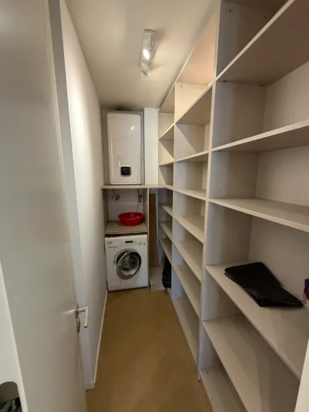 Tirane, jepet me qera apartament 2+1+Ballkon , 110 m² 800 € 