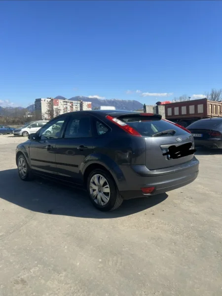 Shqiperi, shes Ford focus Nafte, manuale Klima 2.500 €