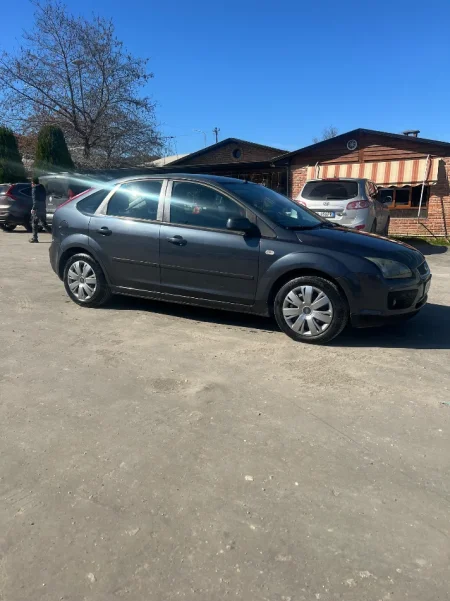 Shqiperi, shes Ford focus Nafte, manuale Klima 2.500 €