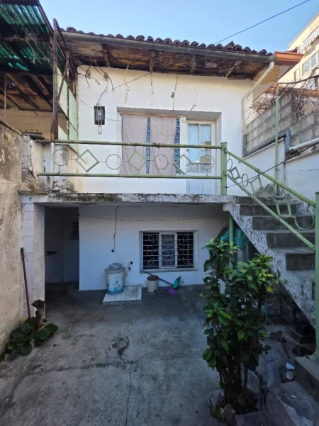 Tirane, shitet shtepi private , (Rruga Dervish Hekali)