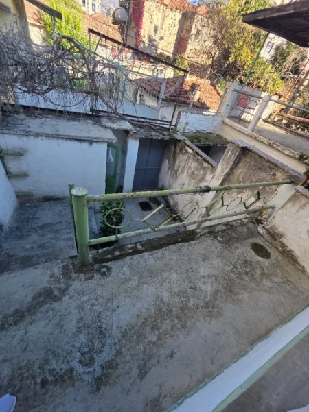 Tirane, shitet shtepi private , (Rruga Dervish Hekali)