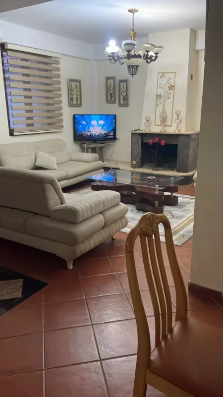 Tirane, jepet me qera apartament 2+1+Ballkon Kati 3, 150 m² 650 € 