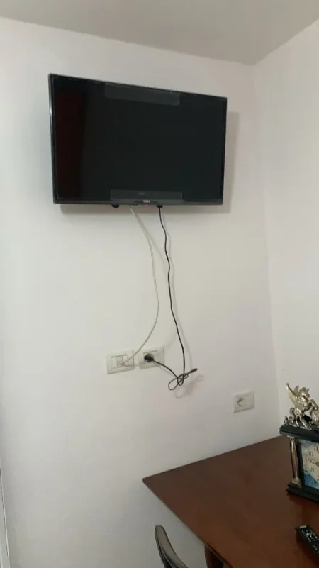 Tirane, jepet me qera garsonier 1+1 Kati 0, 20.000 leke (Rruga pandi dardha)