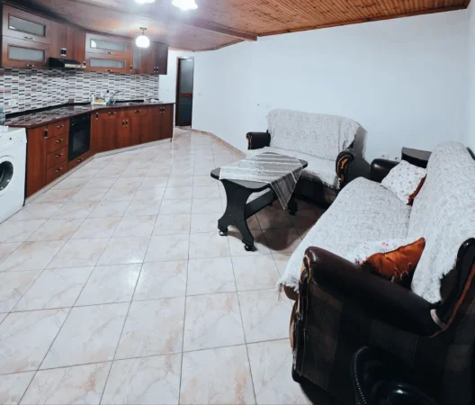 Tirane, jepet me qera Apartament 1+1,Mobiluar, Ashensor, Çmimi 38.000 Lekë të Reja, në DON BOSKO, Tiranë