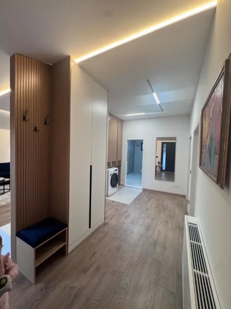 Tirane, jepet me qera apartament 2+1+Ballkon Kati 3, 128 m² 1.000 € (Laprake, Tirane)