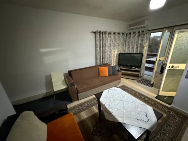 Tirane, jepet me qera apartament 1+1 Kati 3, 45 m² 320 € (Zogu i Zi ,Perballe Asllan Rusi)