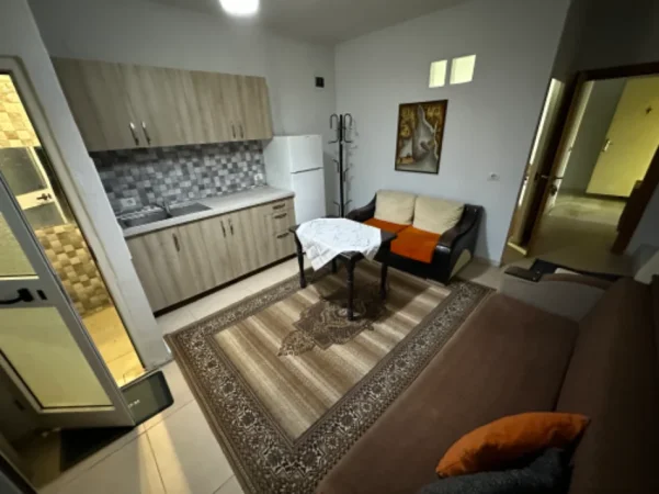 Tirane, jepet me qera apartament 1+1 Kati 3, 45 m² 320 € (Zogu i Zi ,Perballe Asllan Rusi)