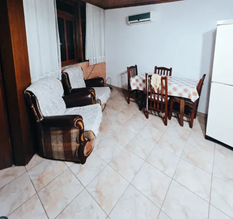 Tirane, jepet me qera Apartament 1+1, Mobiluar, Çmimi 38.000 Lekë të Reja, në Don Bosko -Tiranë