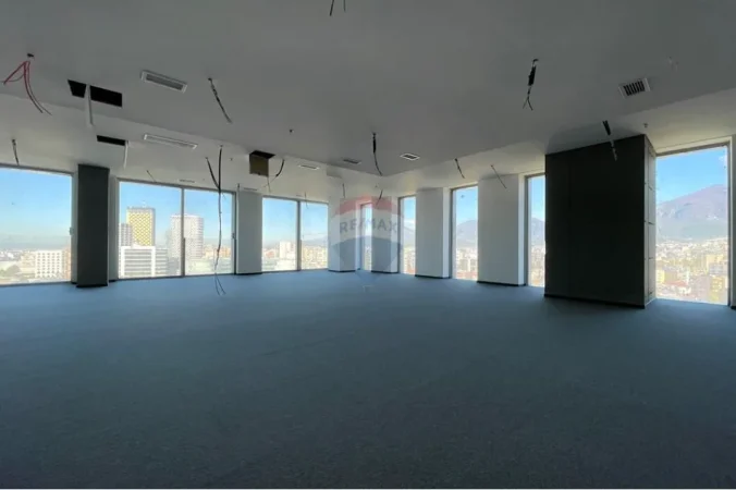 Tirane, shitet zyre , 462 m² 2.300.000 € 