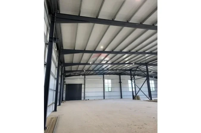 Tirane, shitet magazine , 3.800 m² 1.662.000 € 