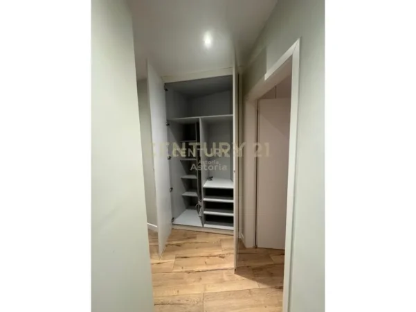 Tirane, jepet me qera apartament 1+1+Ballkon Kati 5, 74 m² 500 € (astir teodor keko unaza e re)