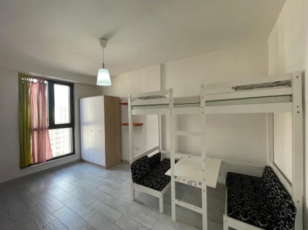 Tirane, jepet me qera apartament 3+1 Kati 10, 110 m² 700 € (ish fusha aviacionit)