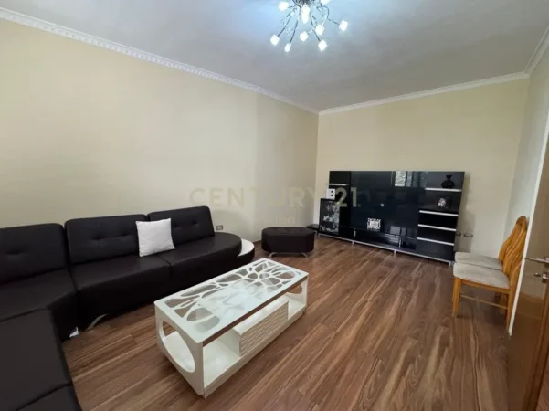 Shkoder, shitet Vile 3+1+Ballkon Kati 3, 260 m² 275.000 € (dergut)