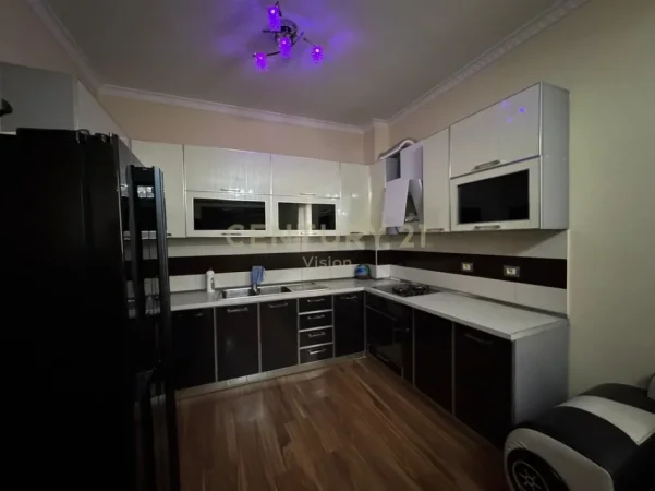 Shkoder, shitet Vile 3+1+Ballkon Kati 3, 260 m² 275.000 € (dergut)
