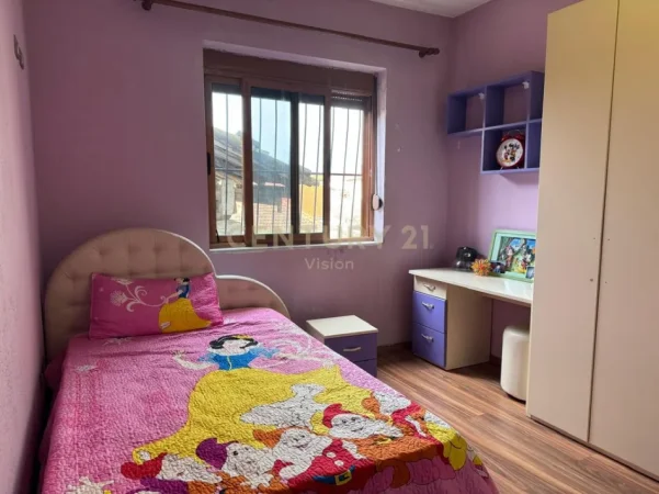Shkoder, shitet Vile 3+1+Ballkon Kati 3, 260 m² 275.000 € (dergut)