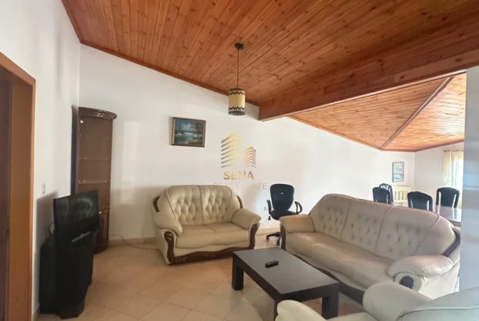 Tirane, jepet me qera apartament 1+1 Kati 3, 85 m² 350 € (Kinostudio)