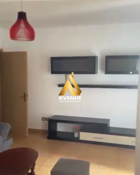 Tirane, jepet me qera apartament 2+1+Ballkon Kati 8, 90 m² 700 € (Vasil Shanto)