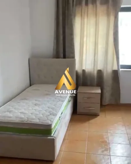 Tirane, jepet me qera apartament 2+1+Ballkon Kati 8, 90 m² 700 € (Vasil Shanto)