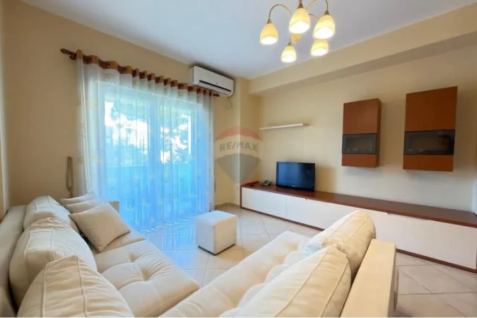 Tirane, jepet me qera apartament 2+1 , 120 m² 650 € (Zogu i Zi)