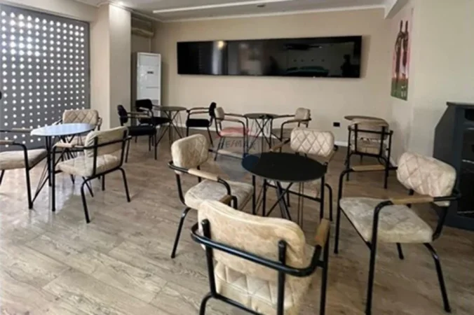 Tirane, shitet dyqan , 100 m² 250.000 € 