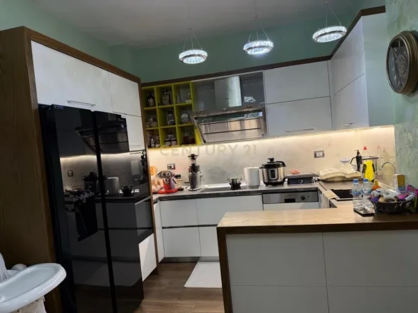Tirane, shes apartament 2+1 Kati 4, 109 m² 185.000 € (Fresku)