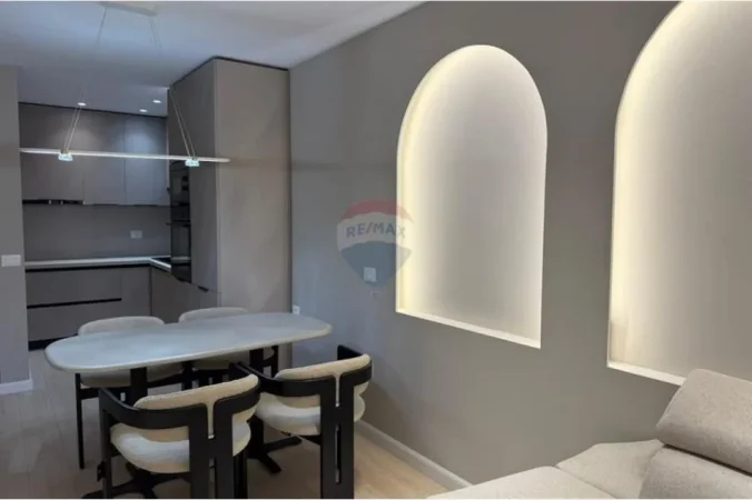 Tirane, shitet apartament 2+1 , 112 m² 305.000 € (Ish Ekspozita)
