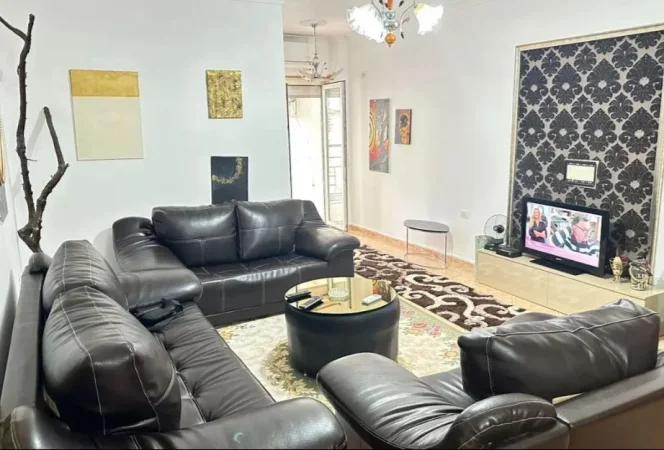 🏠 Jepet me Qira Super Apartament 2+1+2 tek Zogu Zi,  650 Euro