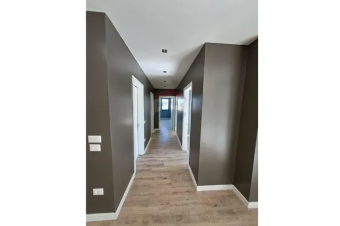 Tirane, shitet apartament 3+1 , 132 m² 200.000 € 