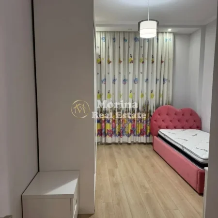 Tirane, jepet me qera apartament 2+1 Kati 3, 98 m² 750 € (Casa Italia)