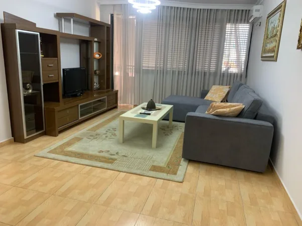 APARTAMENT  2+1+ 2  TE 21 DHJETORI   800 €