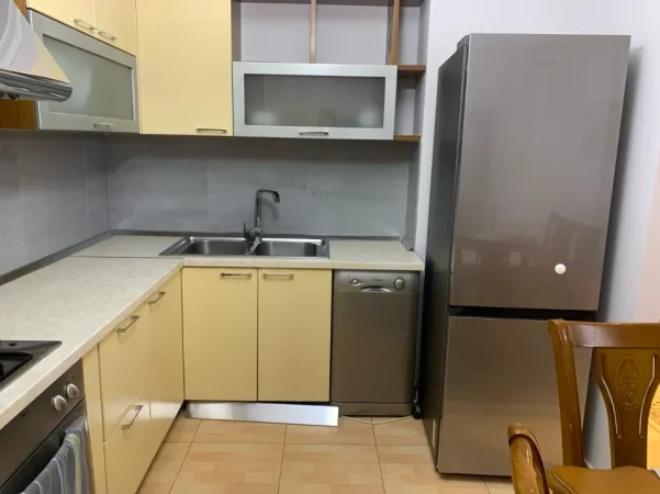 APARTAMENT  2+1+ 2  TE 21 DHJETORI   800 €