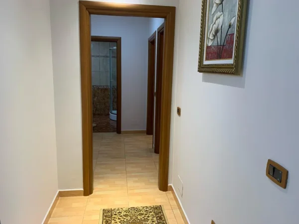 APARTAMENT  2+1+ 2  TE 21 DHJETORI   800 €