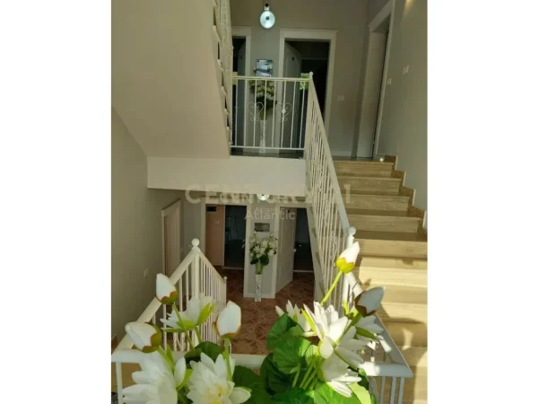 Durres, jepet me qera hotel Kati 4, 700 m² 3.800 € 