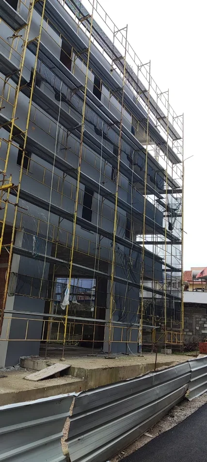 🏠Shitet Apartament 2+1 ne ndertim ne Ali Dem,  135000 Euro