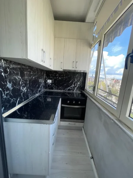 🏠 Me Qera: Apt. 2+1 (📍Materniteti I Ri / Pastiçeri Tito)🔥 Super vendndodhje || Hera e parë me qera ✨️ 60,000 Lekë/ Muaj 💶