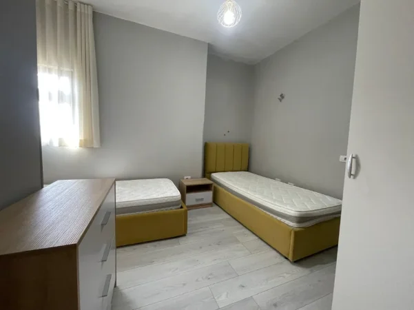 🏠 Me Qera: Apt. 2+1 (📍Materniteti I Ri / Pastiçeri Tito)🔥 Super vendndodhje || Hera e parë me qera ✨️ 60,000 Lekë/ Muaj 💶