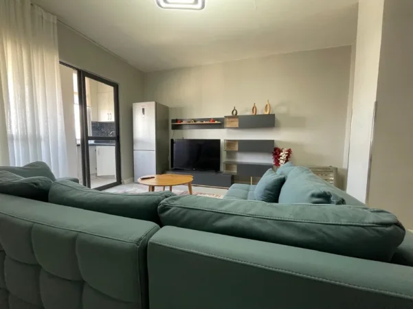 🏠 Me Qera: Apt. 2+1 (📍Materniteti I Ri / Pastiçeri Tito)🔥 Super vendndodhje || Hera e parë me qera ✨️ 60,000 Lekë/ Muaj 💶