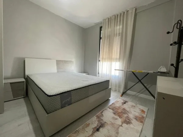 🏠 Me Qera: Apt. 2+1 (📍Materniteti I Ri / Pastiçeri Tito)🔥 Super vendndodhje || Hera e parë me qera ✨️ 60,000 Lekë/ Muaj 💶