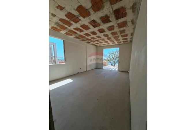 Vlore, shitet apartament 2+1 , 116 m² 460.000 € (Drimadhe)