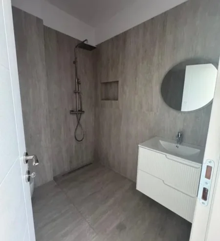 Tirane, jepet me qera apartament 2+1 Kati 2, 125 m² 600 € (Bulevardi i Ri)